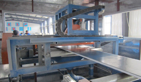 Machine de fabrication de panneaux de plafond de 42 kW pour la décoration murale