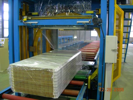 Machine à emballer des panneaux en PU de 200 mm d'épaisseur 5 m/min