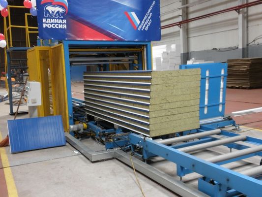 Machine à emballer des panneaux en PU de 200 mm d'épaisseur 5 m/min