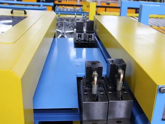 Machine de formage de rouleaux de tuyauterie à ventilation en acier à angle TDF