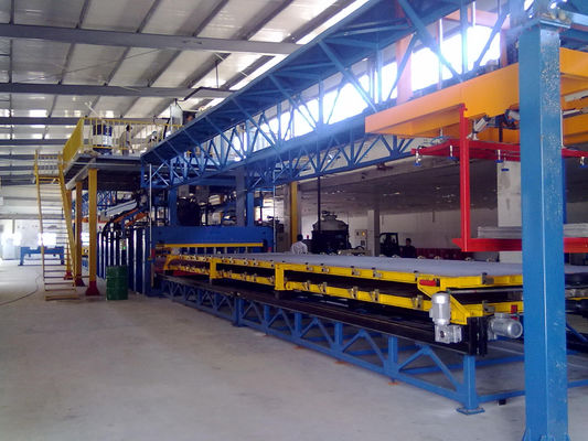 Machine de fabrication de panneaux de réfrigération pour camions de congélation en PU