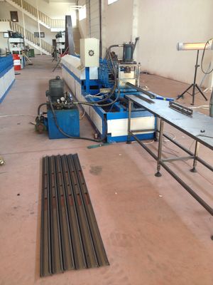 Machine de cadre de porte en acier turc