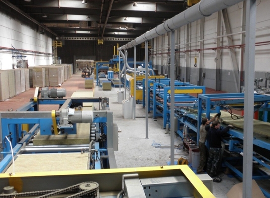 Machine de coupe de panneaux automatique de 200 kW en laine minérale EPS