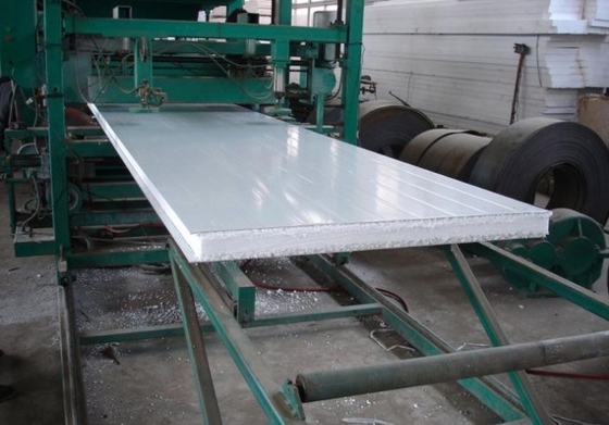 Ligne de production de panneaux sandwich 15T EPS pour la laine minérale