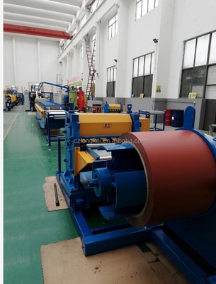 Ligne de panneau sandwich en PU de 380 mm pour bâtiment préfabriqué en acier