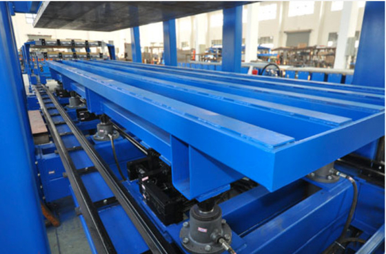 Ligne de production automatique de panneaux de sandwich en PU pour la laine de roche minérale